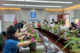 亚足联官网谈亚冠八强战值得关注球员：卡扎伊什维利、本泽马在列